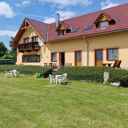Daire U Petra S Plazi Horní Planá