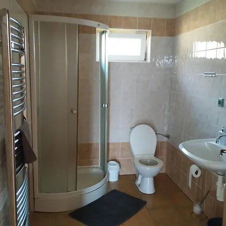 U Petra S Plazi Apartman *