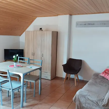 U Petra S Plazi Apartman Horní Planá